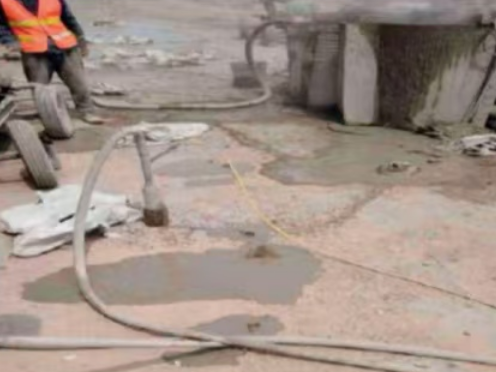 爱民水泥混凝土路面板底注浆技术 路面脱空注浆整治方案