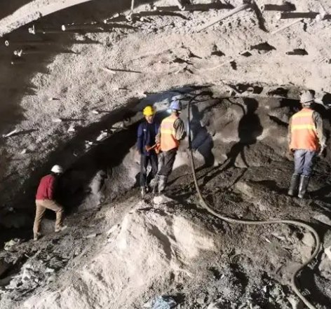 爱民拱顶带模注浆料的施工流程及注意事项